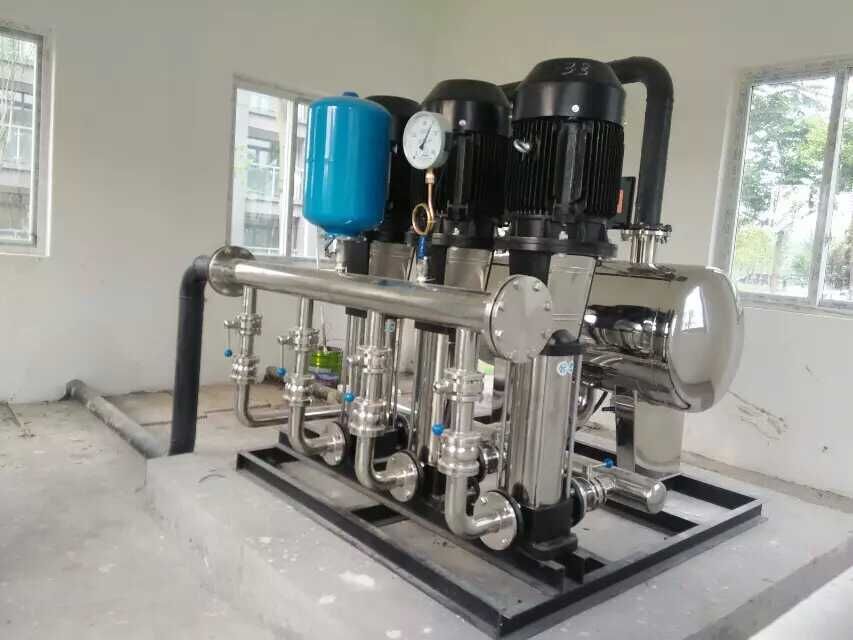 無負(fù)壓供水設(shè)備與水箱相輔相成